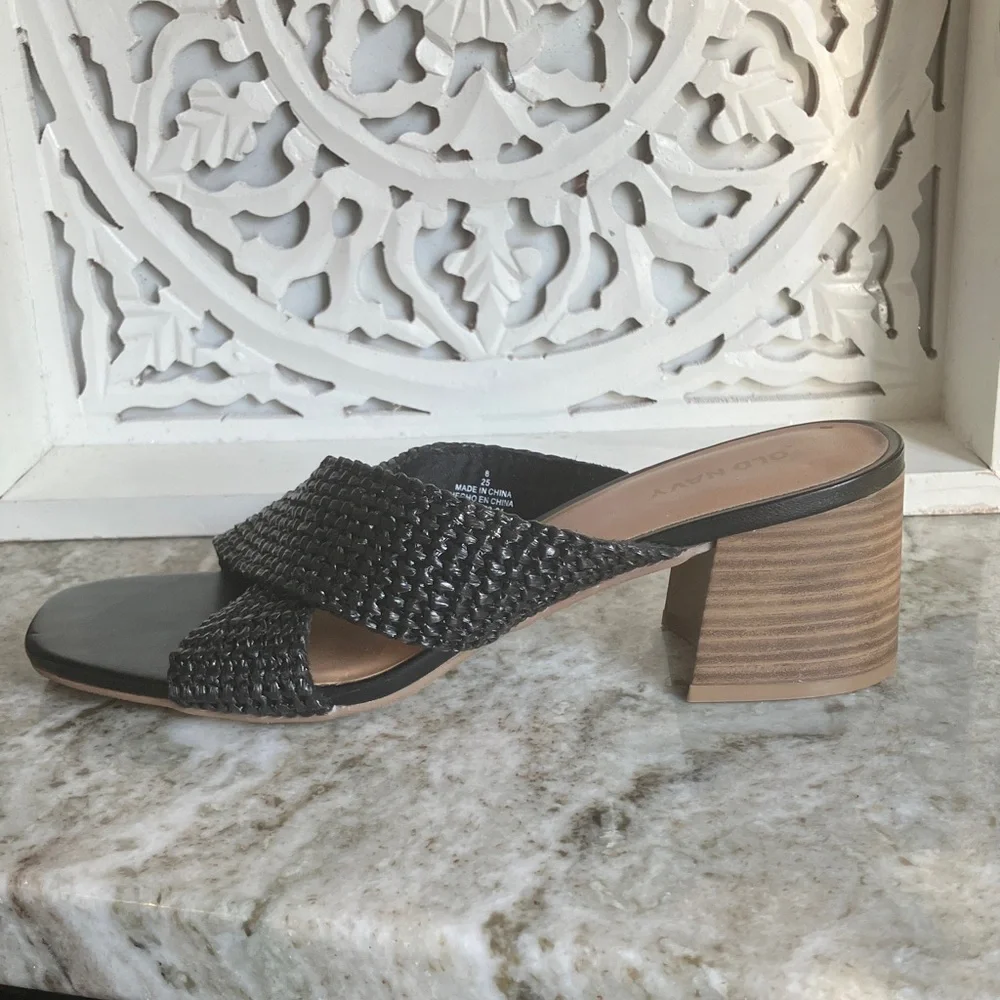 Old Navy Square-Toe Braided Straw Cross-Strap Mule Sandals Black Sz8